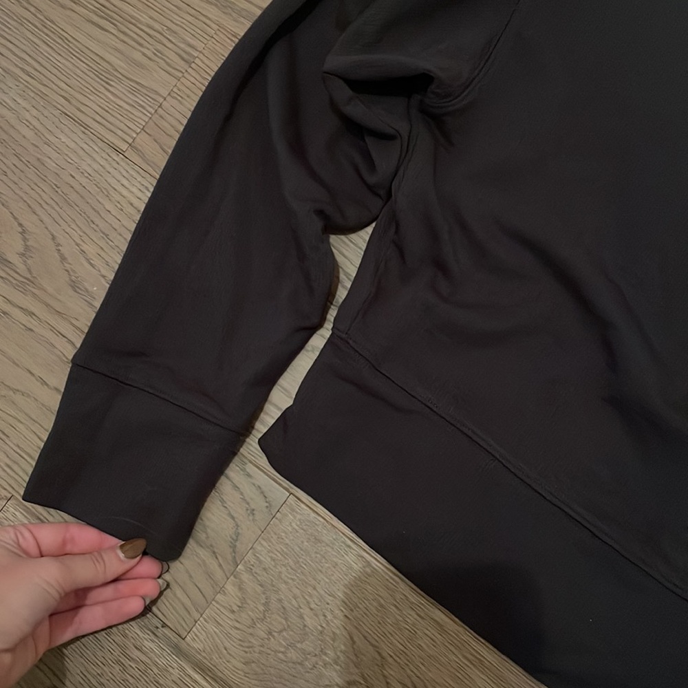 Fabletics tee - Picture 3 of 3
